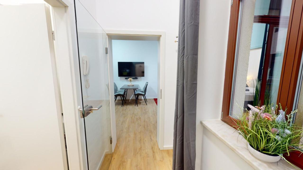 Sweethome - Luxus Pur - Grosse Kueche, Wifi Magdeburg Ngoại thất bức ảnh